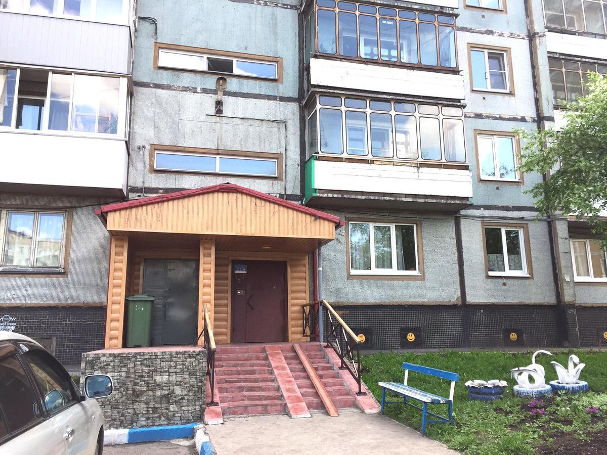Apartment Tsiolkovskogo 27 Νοβοκουζνέτσκ Εξωτερικό φωτογραφία